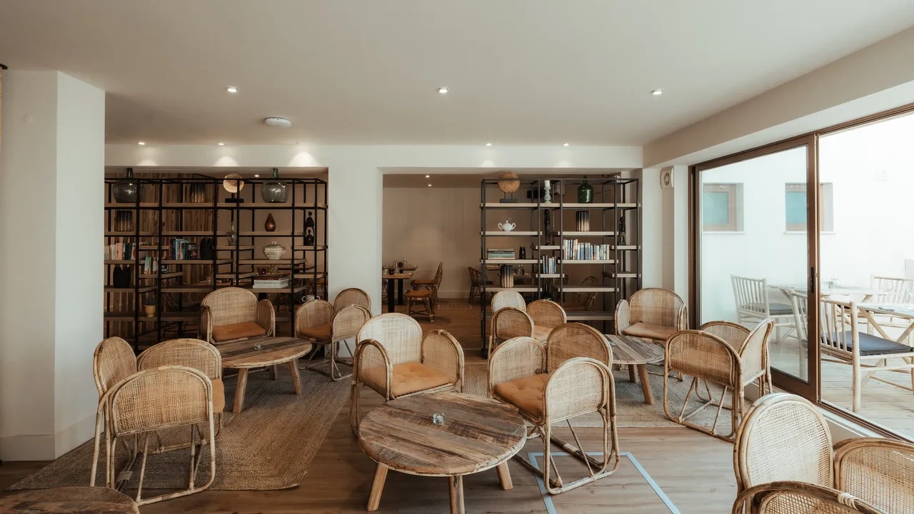  Alma Lusa Hotel